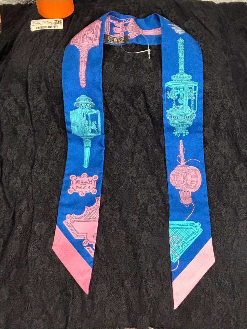 Hermes Merveilleuses Lanternes Twilly Scarf Blue Pink Silk New in Box Auth NIB - Picture 4 of 9